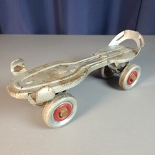 ONE SKATE ONLY: VTG 40s - 50s Union Hardware Adjustable Clamp-On Roller Skate