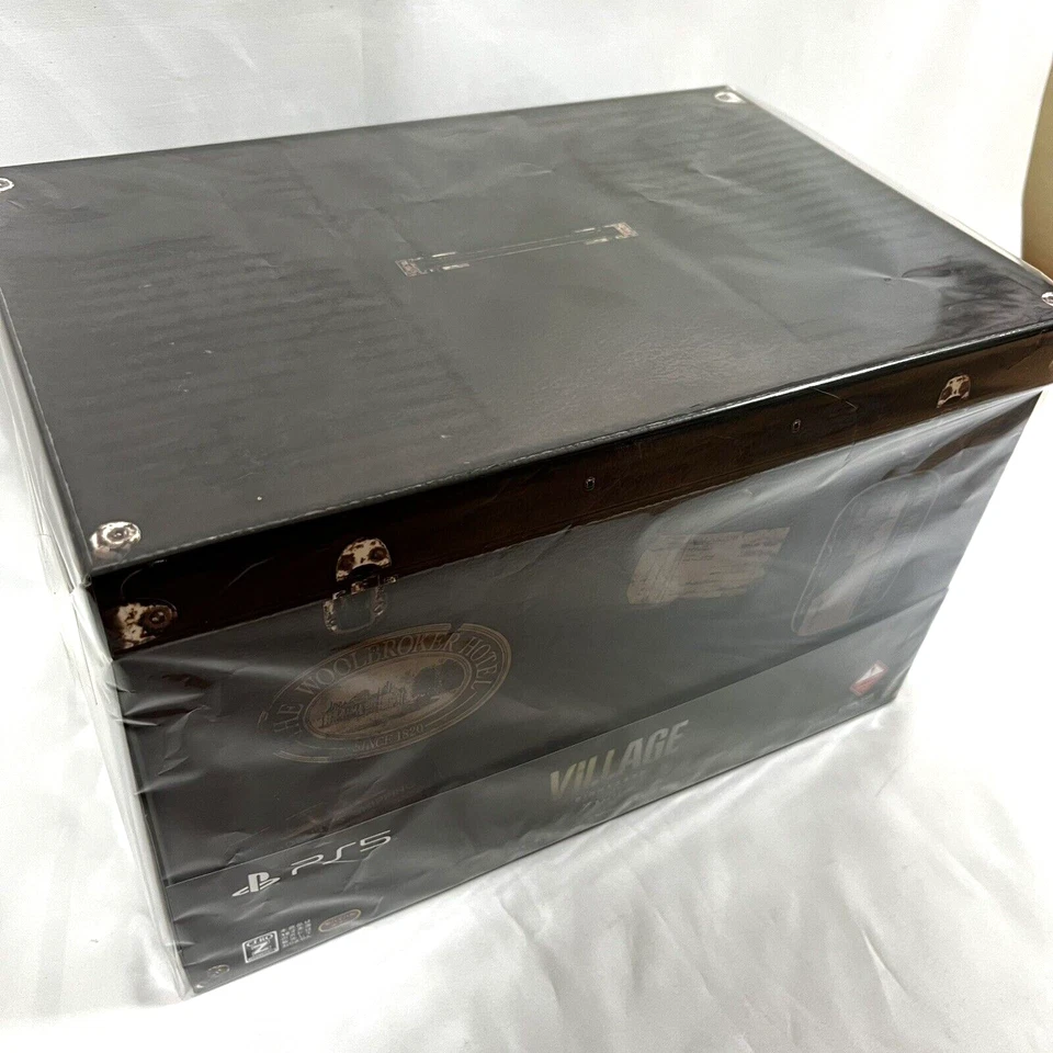PS5 BIOHAZARD VILLAGE Z Version COLLECTOR'S EDITION Resident Evil Japan - Image 2 of 4