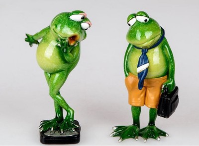 768834 Frosch Rudi mit Frau 17cm mit lustiger Deko aus glänzendem Kunststein