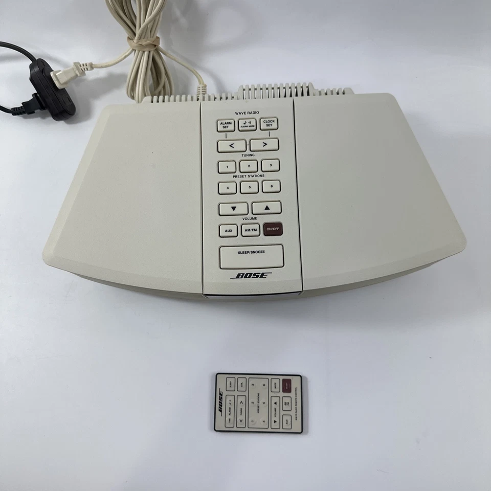 Bose Wave Radio Model AWR1-1W AM/FM Alarm Clock Stereo System W/ REMOTE - Image 4 of 4