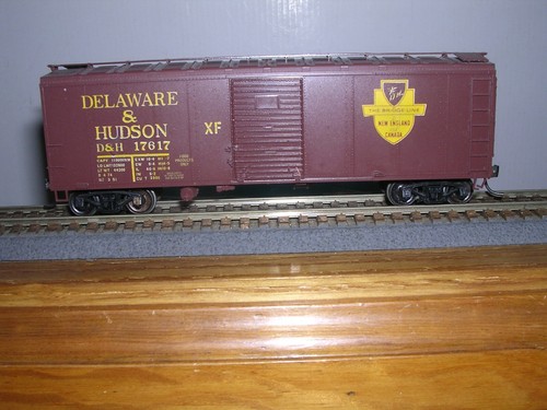 BOWSER #?????  Coche de caja Lehigh Valley 40' AAR #17617 H.O. 1/87 | Zustand: Used