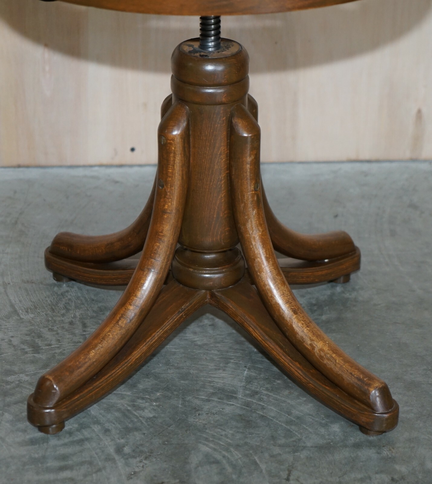 SIX ORIGINAL STAMPED THONET SWIVEL BERGERE ARMCHAIRS MODEL 5501 FOR ZPM RADOMSKO