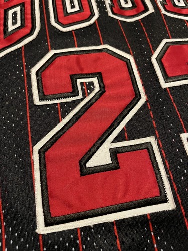 Champion Michael Air Jordan Chicago Bulls Nadelstreifen Authentic Trikot 44 Gold - Bild 6 von 18