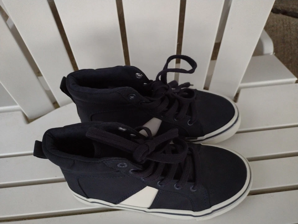 Old Navy Boys High Top Sneaker Size 13 Navy Blue White Shoe - Image 2 of 4