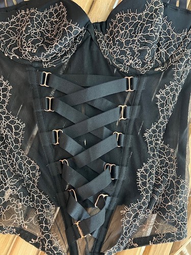 CORSET BUSTIER w/ underwire & boning VICTORIAN VIBE by VICTORIAS SECRET sz 34B - Picture 3 of 4