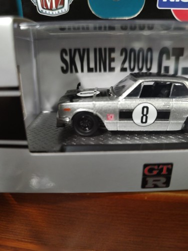 2025 M2 Machines 1971 NISSAN SKYLINE GT-R #R85 Silver ๐ - Picture 4 of 11
