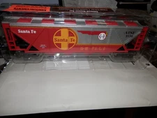 Menards Santa Fe Warbonnet Covered Hopper wLatches