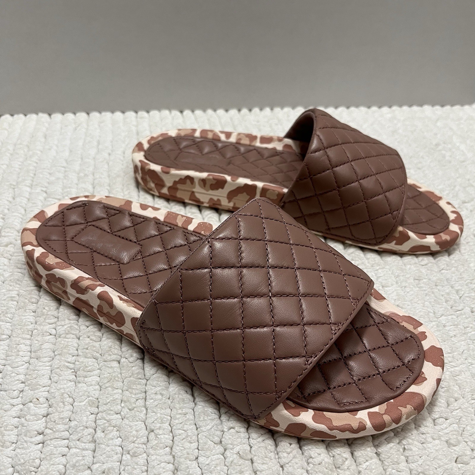 APL NUOVO scivolo donna Lusso trapuntato legno spiaggia leopardato taglia 8