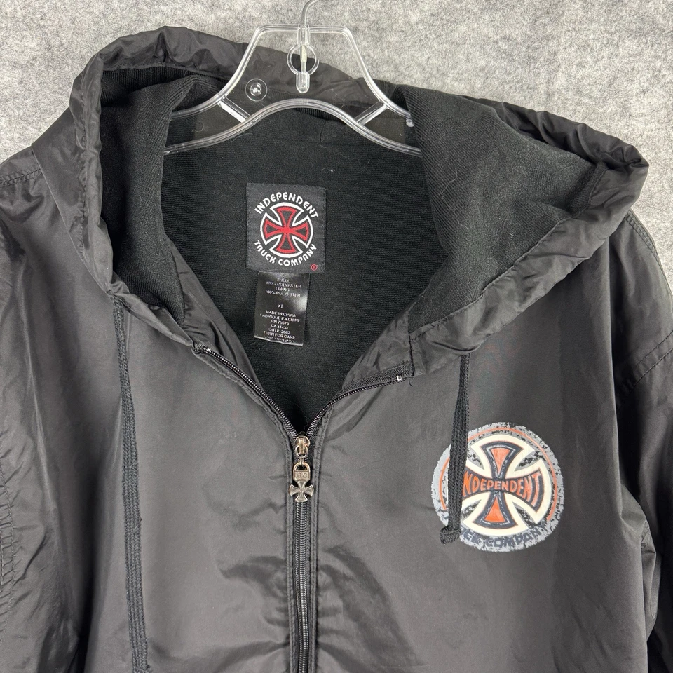 Chaqueta cortavientos Independent Truck Company XL negra capucha patinador Y2K Foto 4 de 4