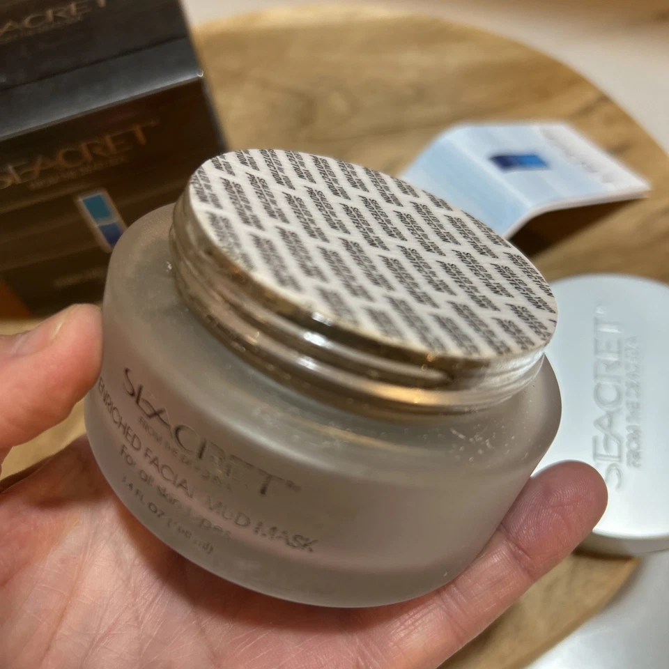 Máscara de barro facial enriquecida Seacret From The Dead Sea 3,4 OZ Foto 3 de 4