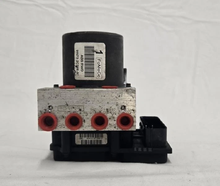 Conjunto de módulo de control de bomba de freno antibloqueo Ford Crown Victoria 2009-2011 OEM Foto 2 de 4