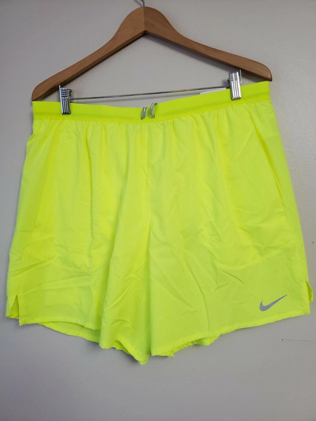 Nike FLEX STRIDE Running Shorts Size Medium 7 inch 2 in 1 VOLT CJ5459 702