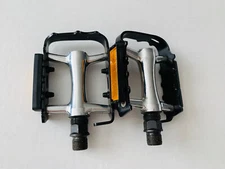 WELLGO M-21 Black Bike Pedals Steel With Reflectors