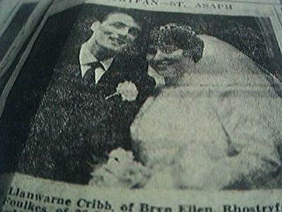 zeitungsartikel 1969 hochzeitsbild linda krippe rhostryfan robert foulkes st asa