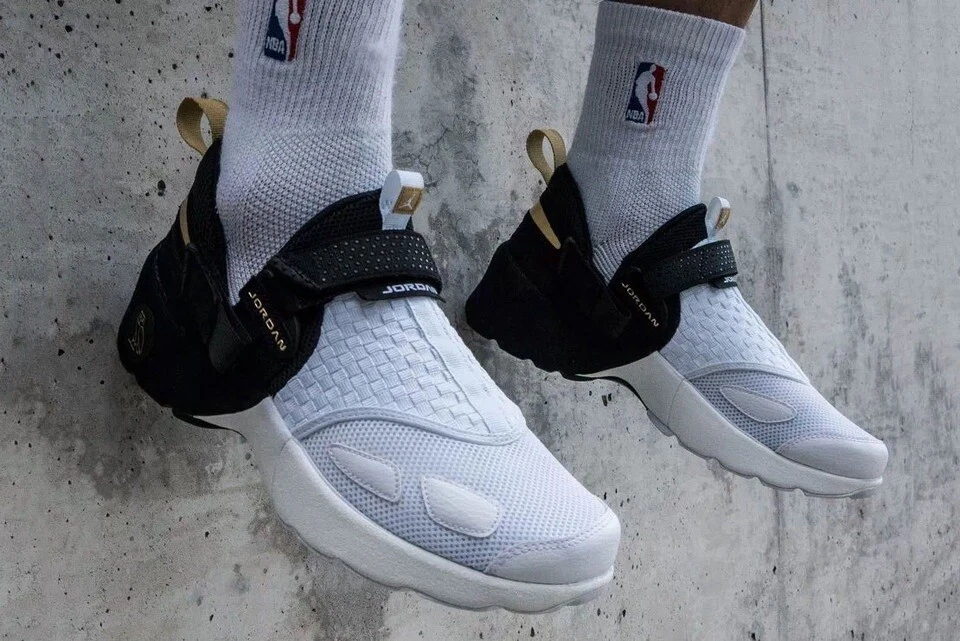 OVO X JORDAN TRUNNER LX 'BLANCO NEGRO' Foto 3 de 4