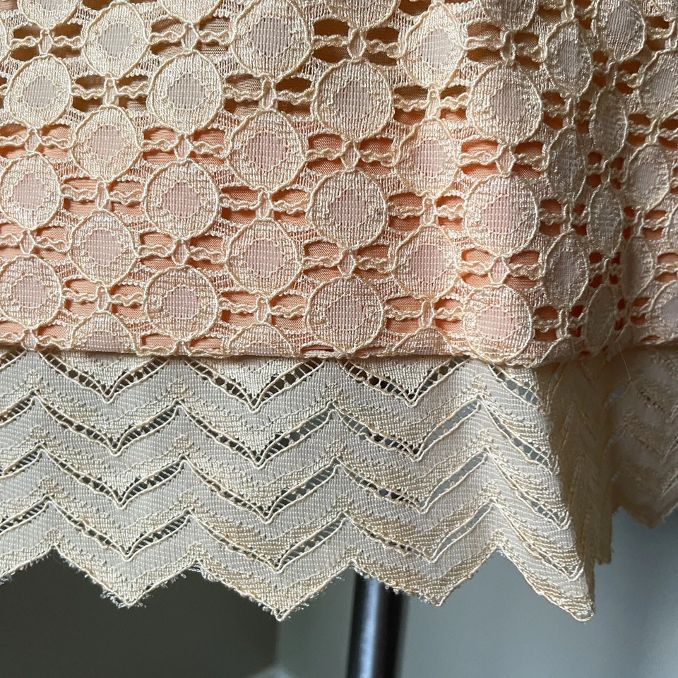 Vestido recto Sherbet naranja vintage años 60 XS manga corta 33" largo encaje superpuesto Foto 2 de 4