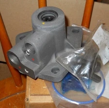 NOS 1999-2007 GMC Chevrolet Truck Steering Gear Housing Assembly Kit