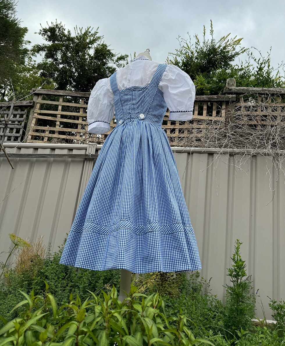 Replica Reproduction Judy Garland Dorothy dress in The Wizard of Oz Replica Reproduction Judy Garland Dorothy dress in The Wizard of Oz