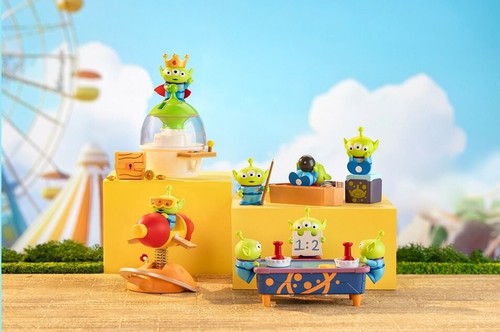 Box Defect PopMart Toy Story Alien Party Games 8PCS w/ Different Style Whole Box - Picture 10 of 20