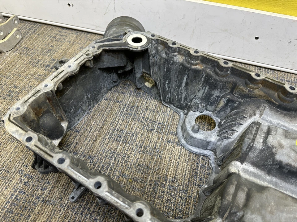 Porsche Cayenne 2011-2014 4,8 L cárter de aceite superior del motor 94810707161 OEM Foto 3 de 4