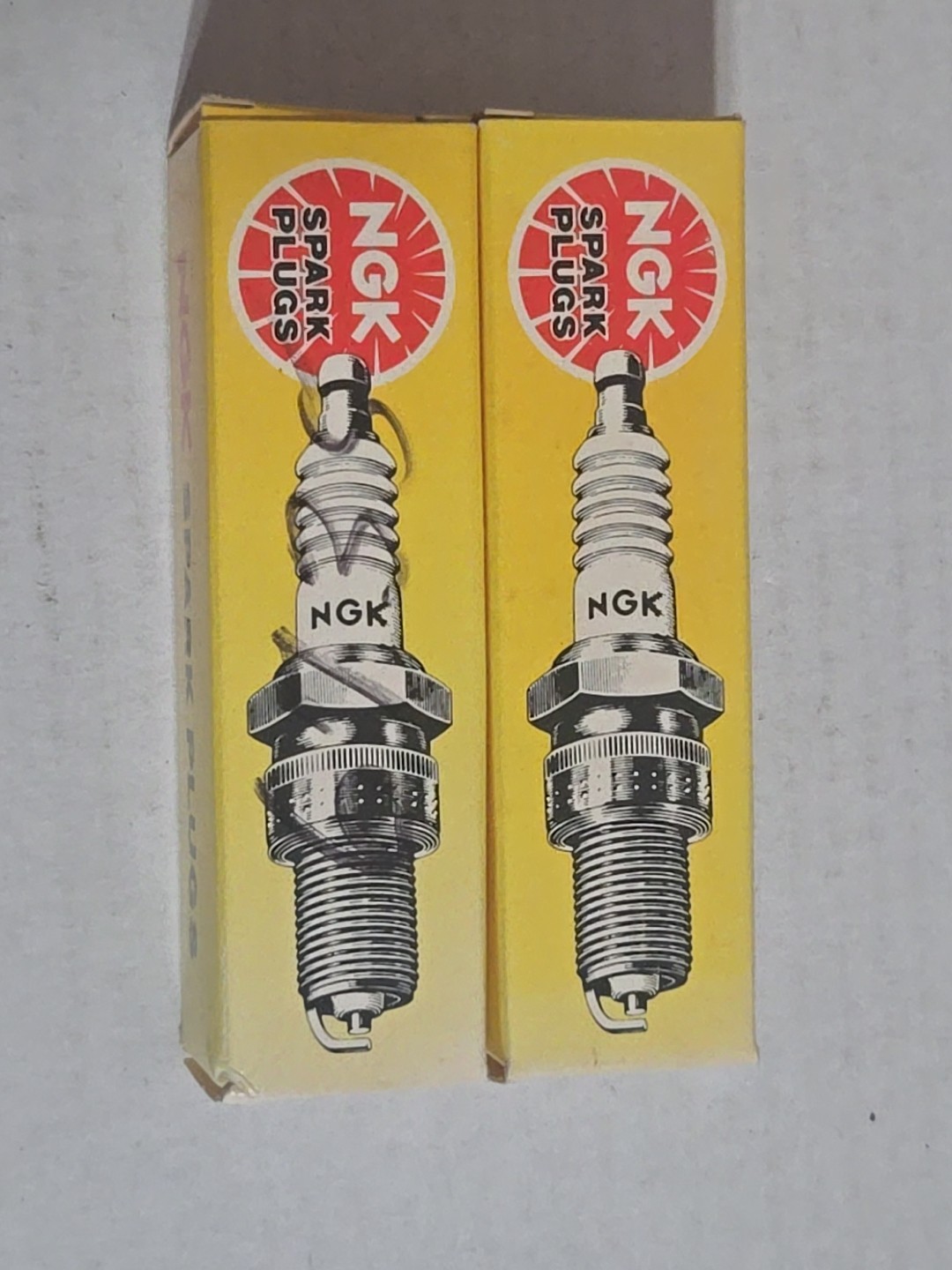 NGK Spark Plug BUR5EB-11 Lot Of 2 Plugs NEW 