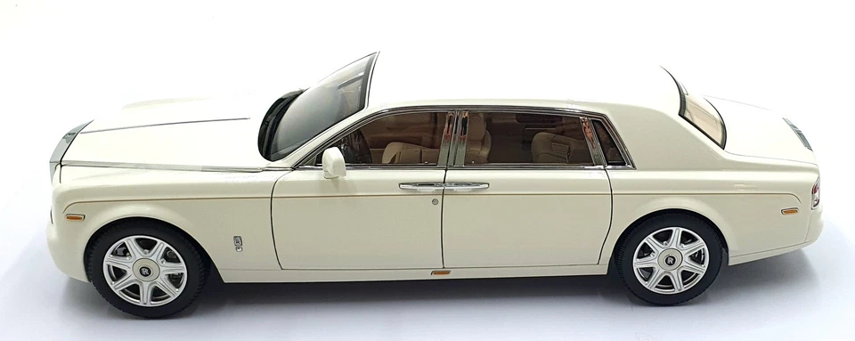 Kyosho 1/18 Scale Diecast 08841EW2 - Rolls Royce Phantom Extended English White - Image 4 of 4