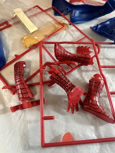 Vtg 1978 Snap Together Spider-Man Clings To The Wall Model Kit by MPC Parts - Picture 10 of 16