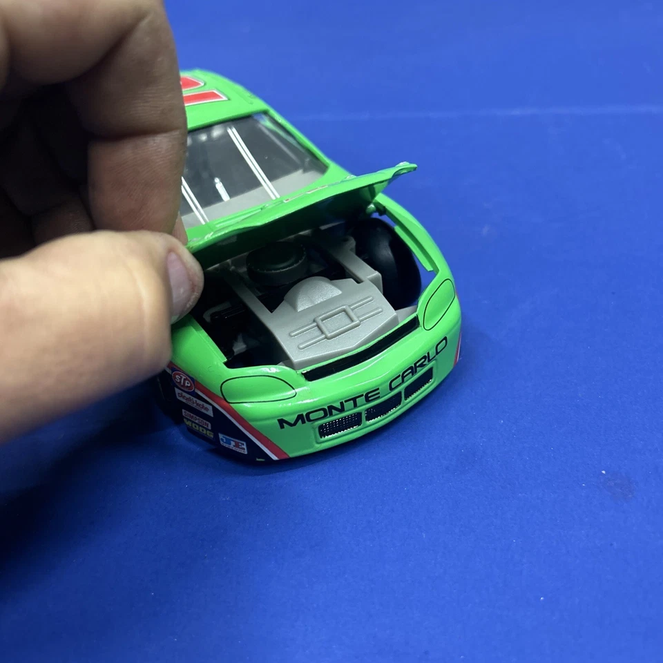 1991 Revell 1:24 Bobby Labonte #18 baterias interestaduais Chevrolet Monte Carlo - Imagem 3 de 4