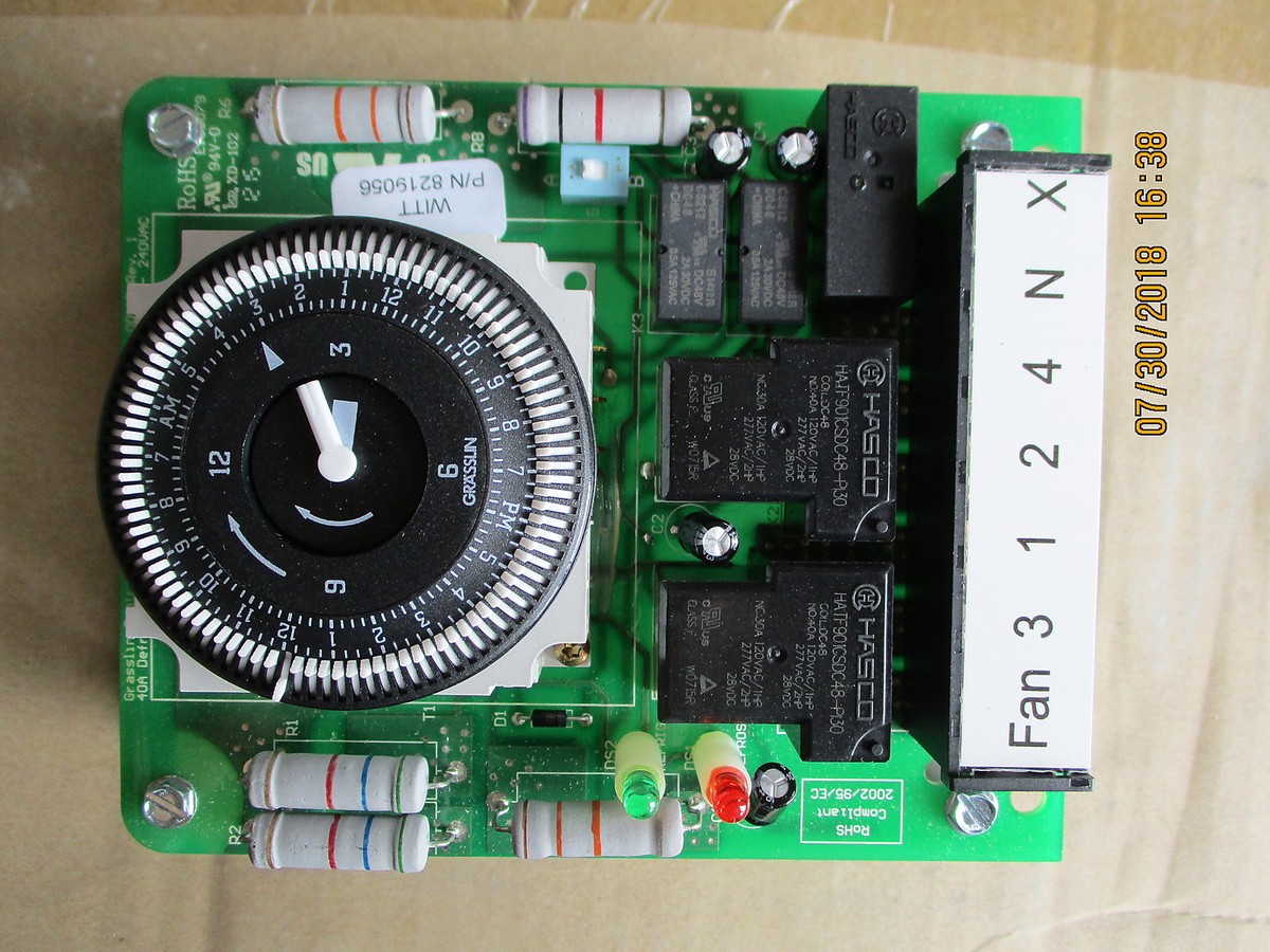 8219056 Intermatic Grasslin 240VAC 60 Hz DEFROST TIMER, Bracket  