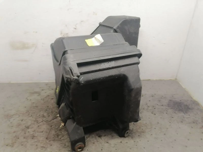 2015-2017 HYUNDAI SONATA 2.4L AIR CLEANER BOX ASSEMBLY 28110-C2330 OEM Assembly Foto 3 de 4