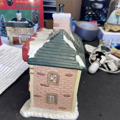 1995 DHC It's A Wonderful Life Bedford Falls LUGGAGE STORE Christmas village - Picture 8 of 9