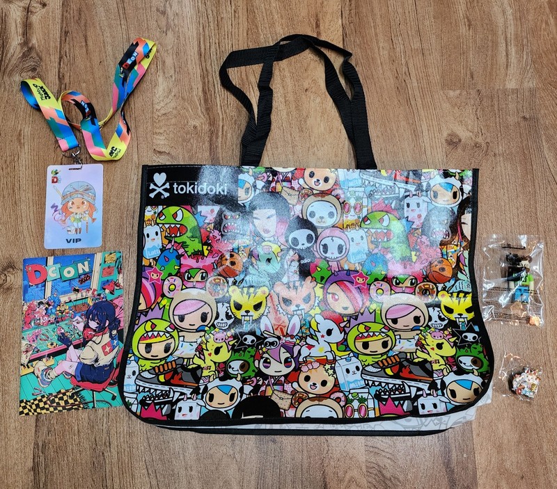 DesignerCon 2025 VIP Tokidoki Tote Bag Lanyard Punk Drunkers BearBrick Pin Lot