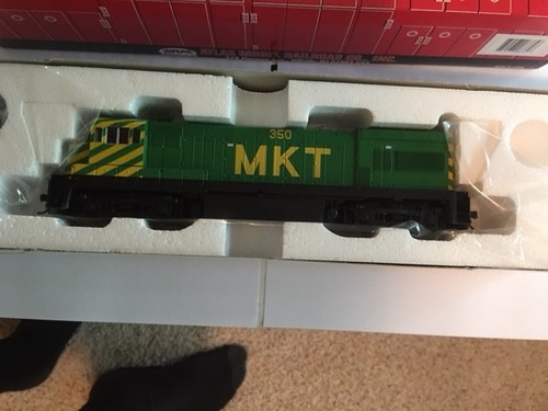 Locomotora Atlas escala HO #8664 GE U23B M-K-T #350 | Condition: New
