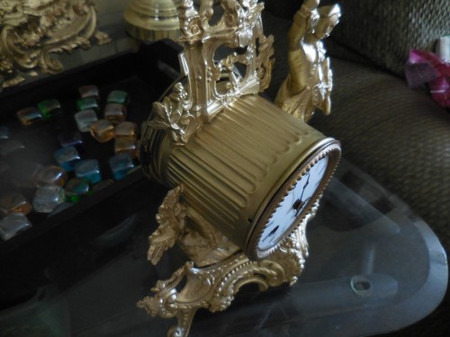 Antiguo reloj de cuerda cara porcelana escena caza figura abrigo latón elegante de 1800 - Imagen 5 de 12