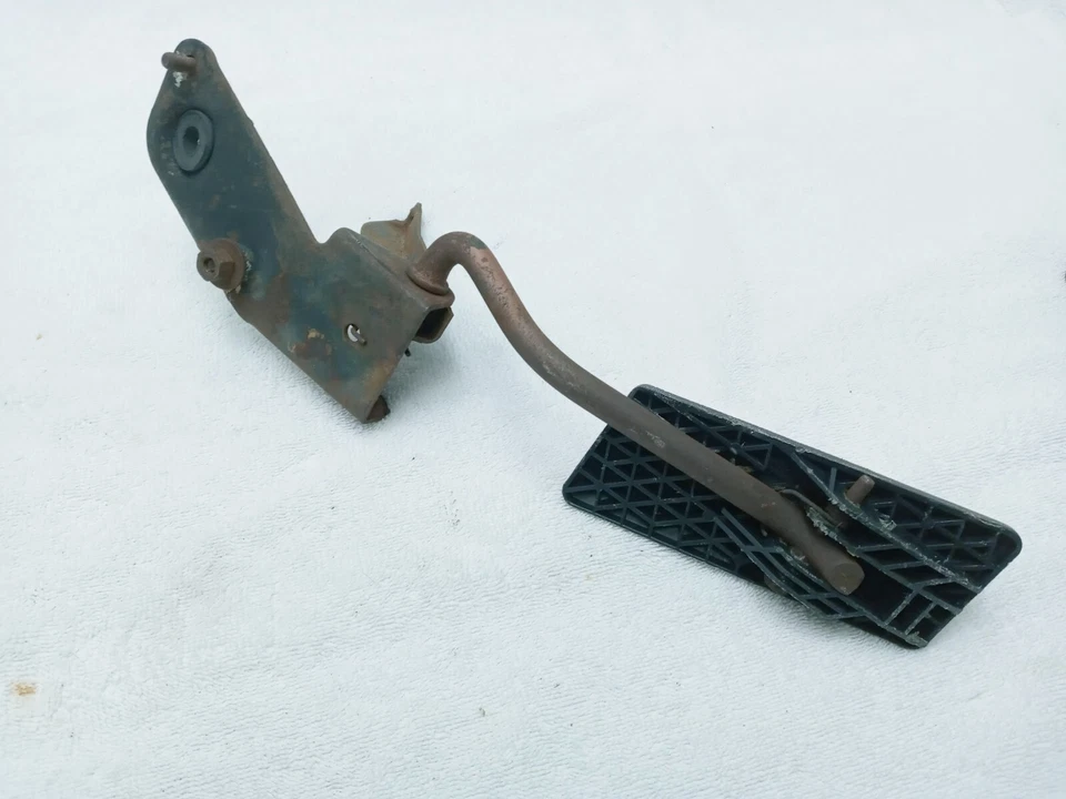 MOPAR A-BODY GAS PEDAL 1970 1971 1972 Dodge Dart Demon Plymouth Duster 340 360 Foto 4 de 4