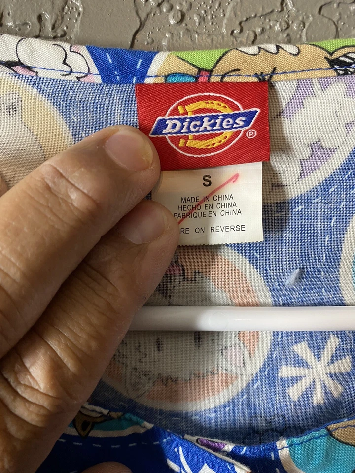 Dickies Women's Scrub Jacket Small pockets 5 button Cats and Dogs Pattern - Image 3 of 3