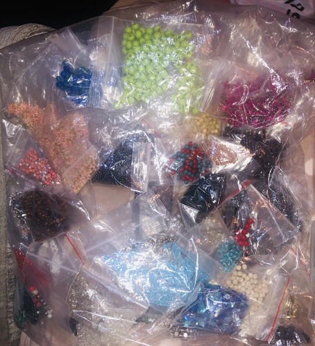 Craft Clear Out BEADS SEEDS JEWELLERY MAKING ART Card Craft MIXED SHAPES SIZES - Picture 8 of 11
