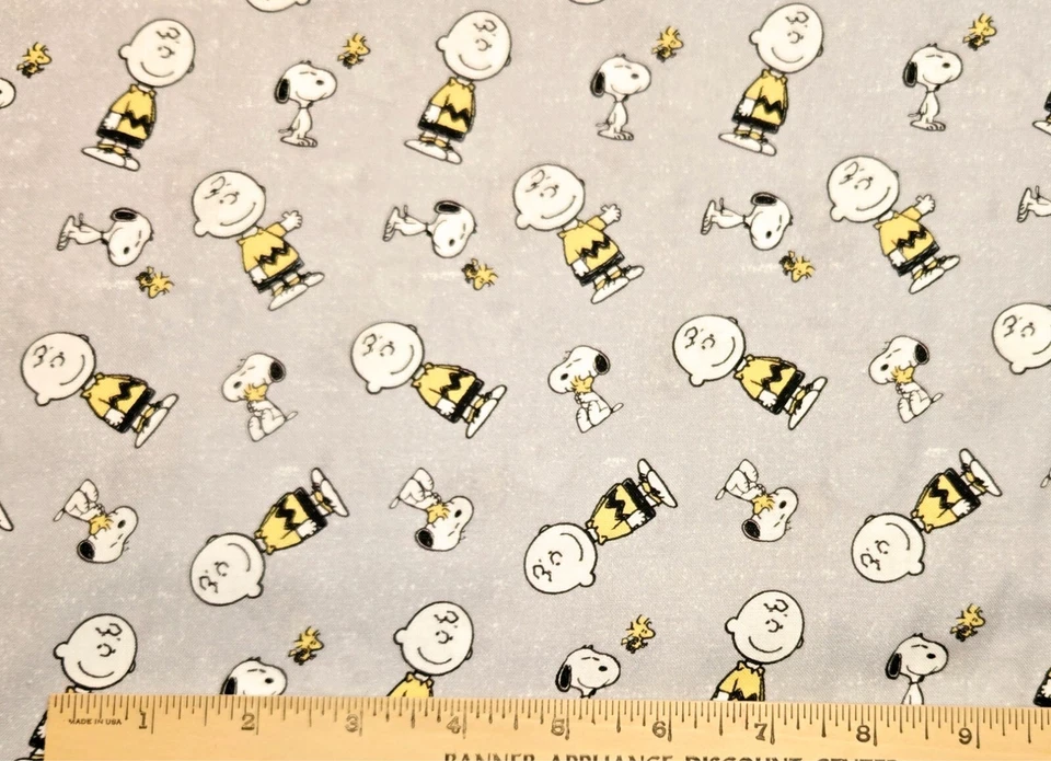 Snoopy and Charlie Marrón en Gris, Tela Algodón CACAHUETES CUARTO GRASO Foto 2 de 3