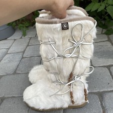 Au&mu Aumu Boots Women Sz 7 High Calf White Fur Shearling Wooden Beads Read