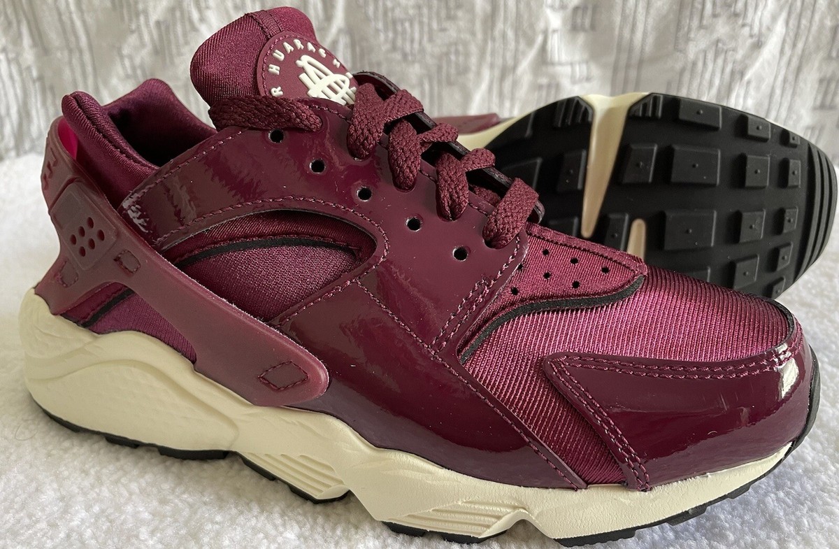 yuu Nike Air Huarache Dark Beetroot/Coconut Milk DQ8584-600 Womens
