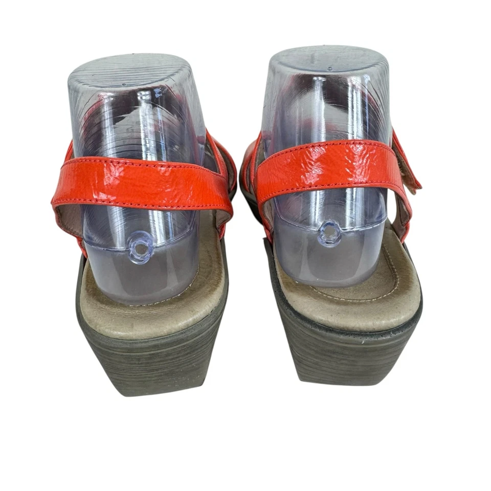 Sandalias de tacón bajo ajustables con tiras de charol naranja talla 40 9 9,5 NAOT Foto 3 de 4