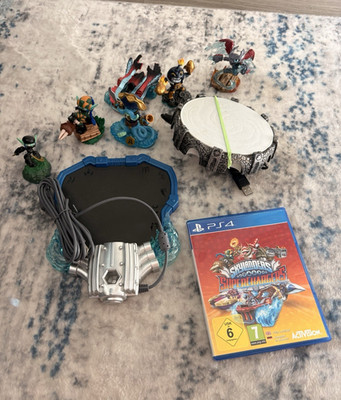 Activision Skylanders SuperChargers PS4 + USB Portal & 5 Figures (2015)