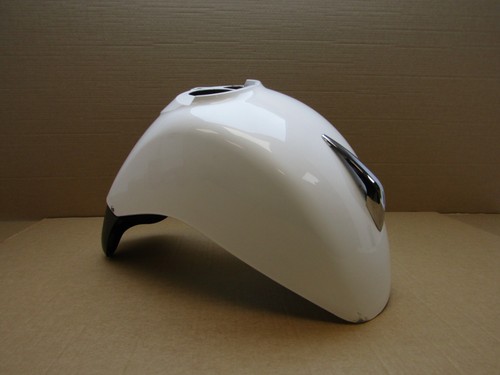 Piaggio Vespa GTS 300 Super ABS 2020 1,904 miles front mudguard (5546) - Picture 2 of 9