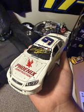 Autograph Edition1/24 Chase Elliott 9 Snowball Derby Auto Box Base Included  