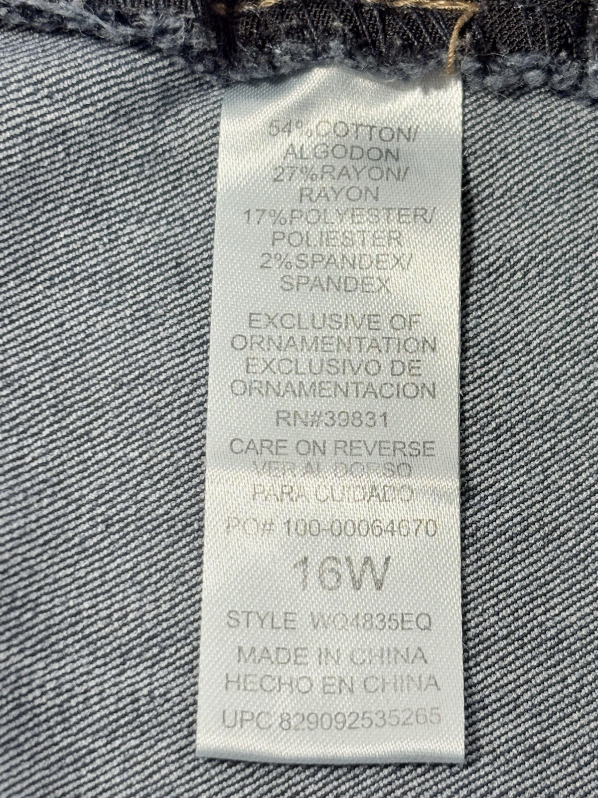 Democracy AB Solution Distressed Capri Women’s Si… - image 11