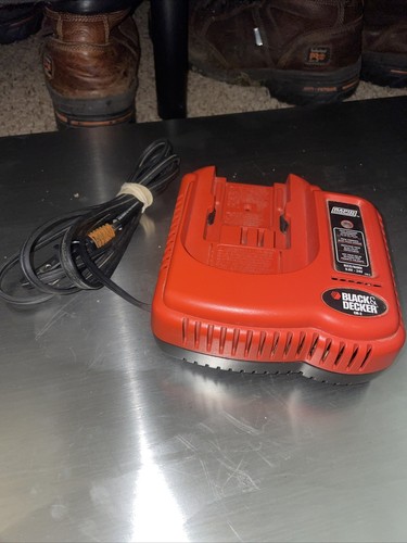 Black and Decker 24V bdfc240 Schnellladegerät gebraucht