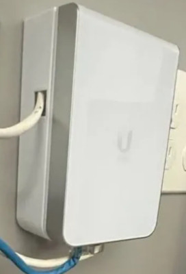 UniFi UAP-AC-IW U5 Halterung an der Wand