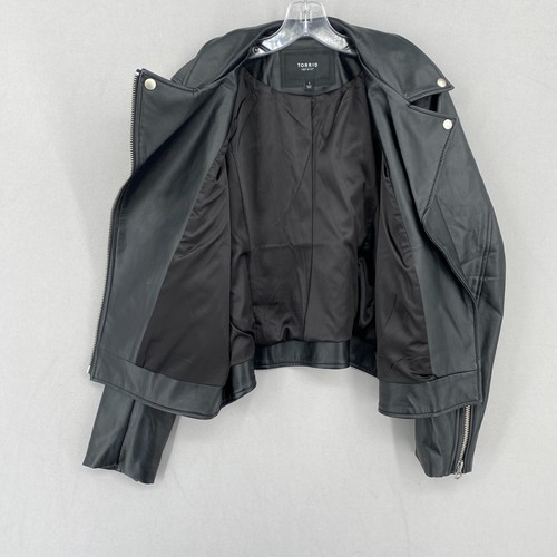 Torrid Plus Size 1X Black Faux Leather Moto Jacket Full Zip Long Sleeve EUC - Picture 14 of 18