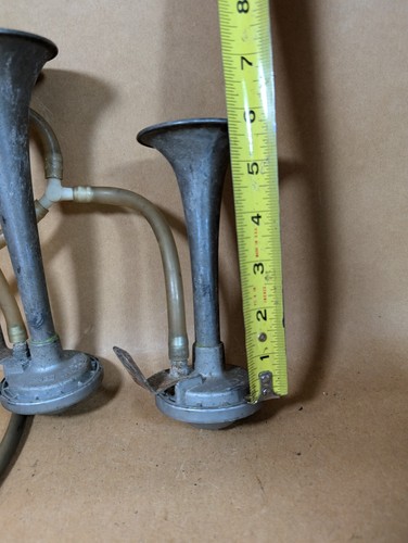 Vintage Italian Air Horns - Picture 2 of 21