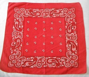 #43 VTG BANDANA HANDKERCHIEF BIKER RANCHER HANKY RED BLK WHT PAISLEY